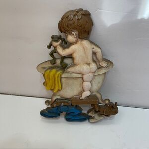 VINTAGE 1975 BATHROOM DECOR SEXTON BOY WITH FROG‎ IN BATHTUB